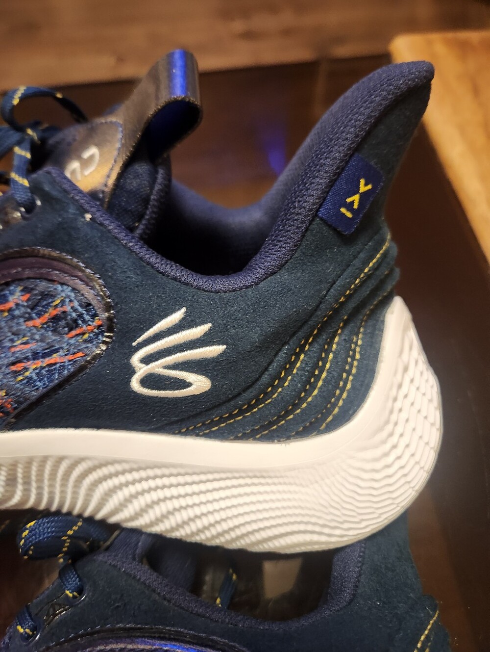 Under Armour Curry Flow Sneakers Size  M10 W11.5 - Picture 5 of 12